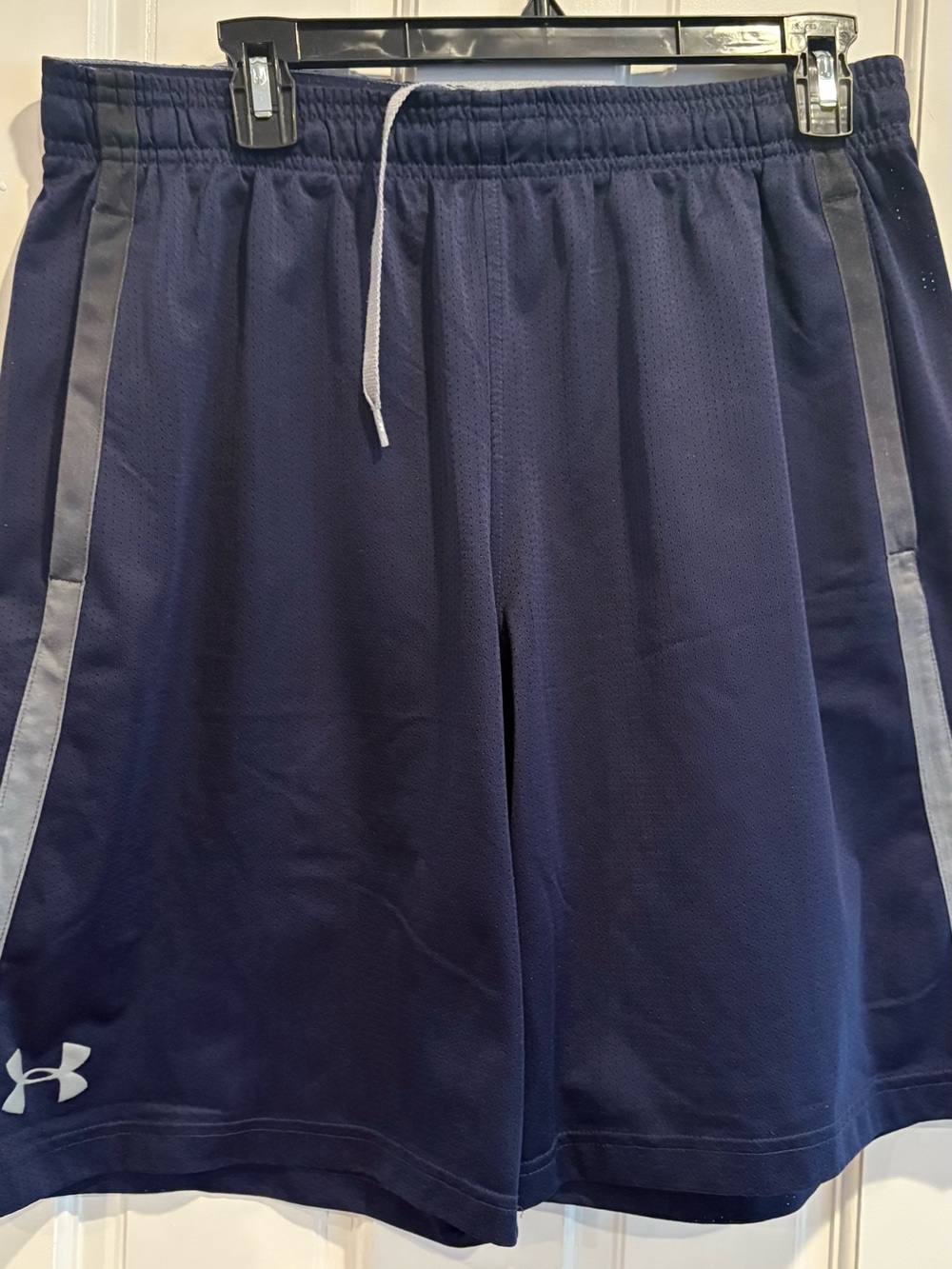 Under Armour Men’s Navy Shorts. Size L